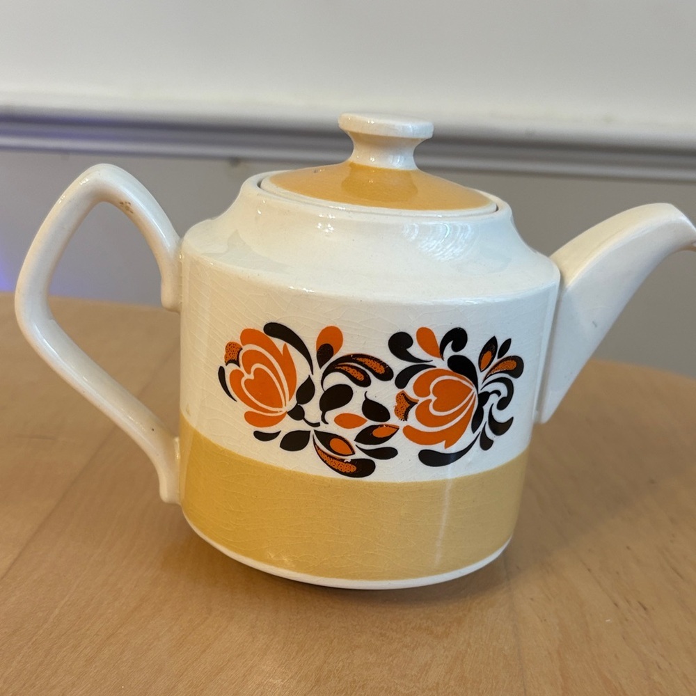 Vintage Sandler Staffordshire Ceramic Teapot in Cream and Brown. Floral design.